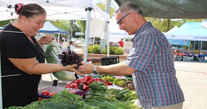 Karşıyaka’da hem üretici hem tüketici kazanıyor