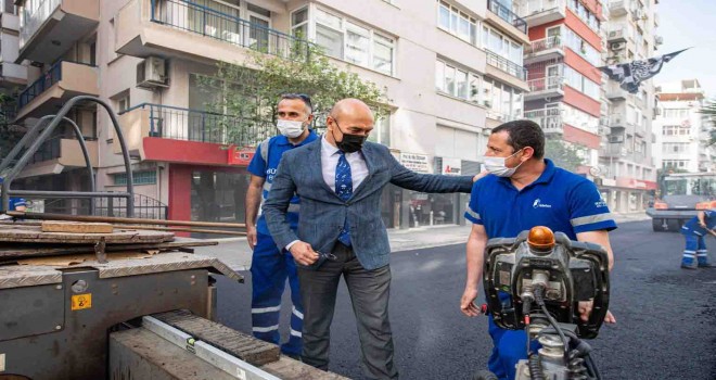 Başkan Soyer, Talatpaşa Bulvarı’ndaki asfalt çalışmalarını inceledi