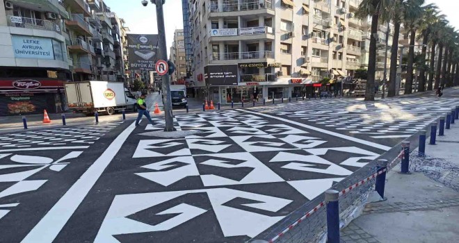 Sanat eseri gibi yaya geçidi