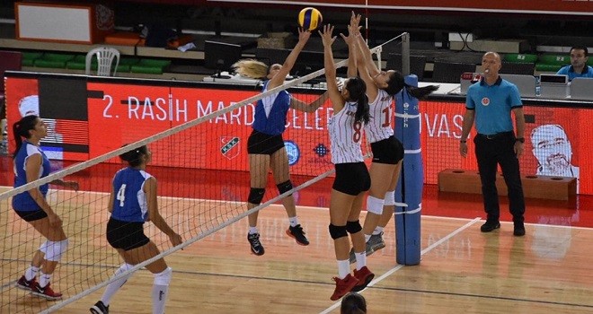 Filede kızlar 2-0'dan maçı verdi...