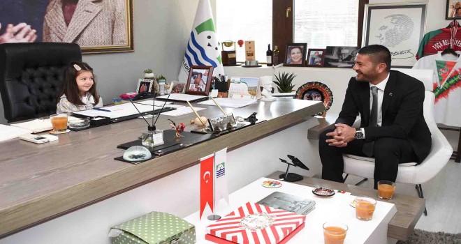 Küçük Neva Foça Belediye başkanı oldu