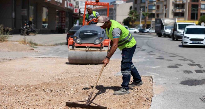 Bayraklı'da asfaltlama seferberliği