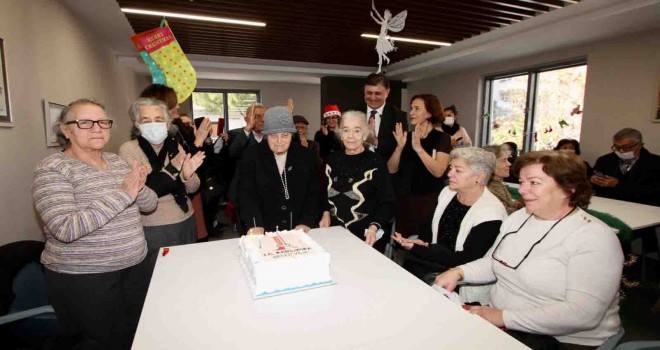 Alzheimer Evi'nde yeni yılı kutladılar