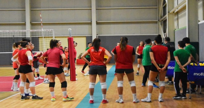 Karşıyaka Voleyboldan vefa örneği...