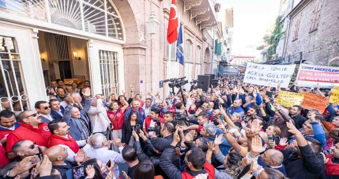 İşçilerden Başkan Soyer'e: Asla yalnız yürümeyeceksin