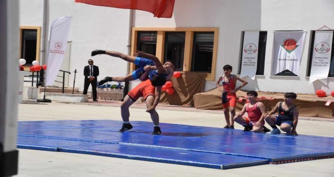 19 Mayıs Karşıyaka’da coşku ile kutlanıyor