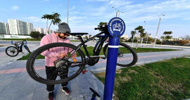 Bisikletler için ücretsiz tamir istasyonları