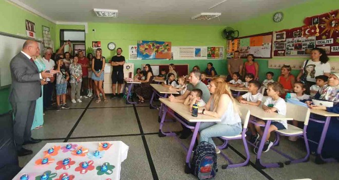 İlk ders Milli Eğitim Müdürü'nden