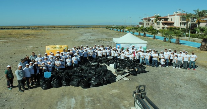 Temiz denizler İçin Mavişehir sahilini temizlediler