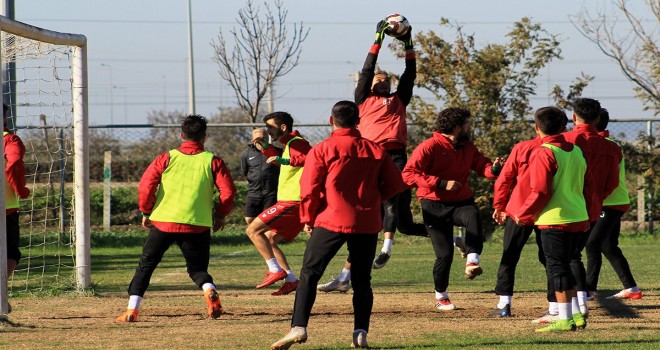 Karşıyaka devre arasına Play-Off hattında girmek istiyor