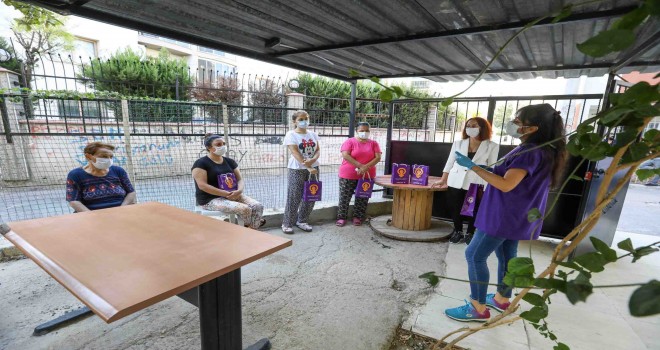 Kadın dayanışması Buca sokaklarında