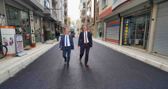 Gaziemir’in yolları yenileniyor