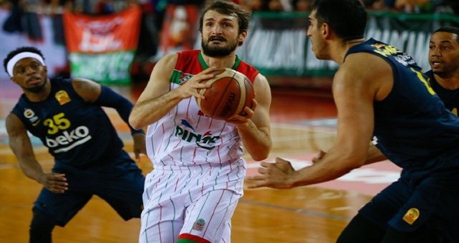 Pınar Karşıyaka Fenerbahçe'ye kafa tuttu ama kaybetti...