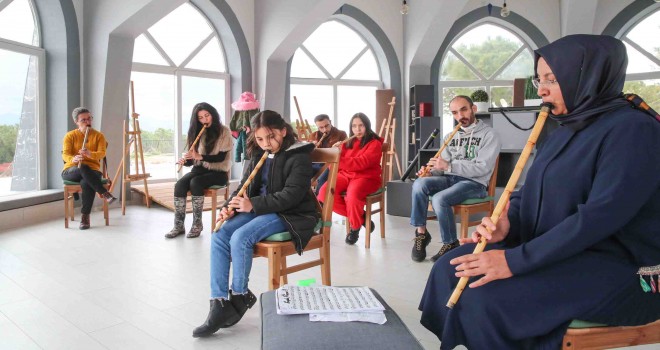 Ney kursu Bucalılara nefes oldu