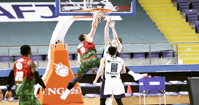 Pınar Karşıyaka, Afyon'da 14 sayı geriden geldi