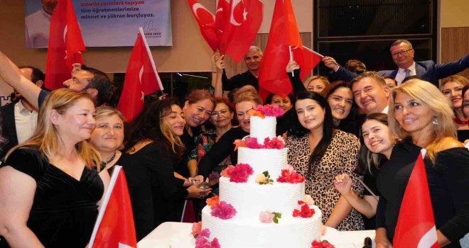 Çeşme Belediyesi'nden öğretmenlere geleneksel yemek