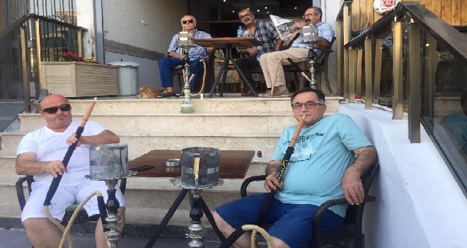 Bostanlı'da Fındık Metin'le nargile keyfi...