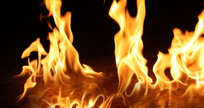 4 yaşındaki çocuk alevlerin kurbanı oldu...