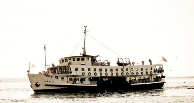 40 yıl Karşıyakalıları taşıyan 2 vapur batırılacak...