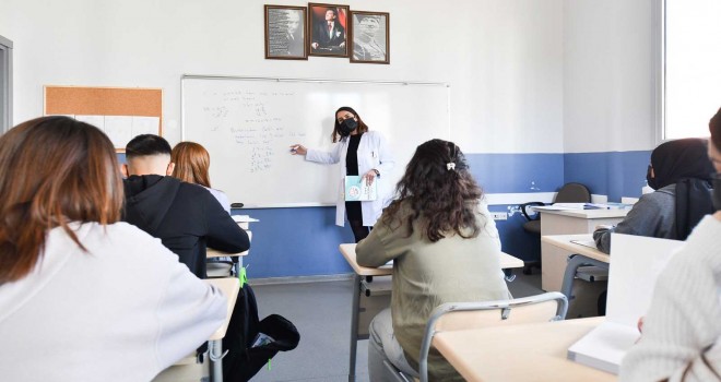 Depremzede öğrenciler Bayraklı’da eğitime devam edecek