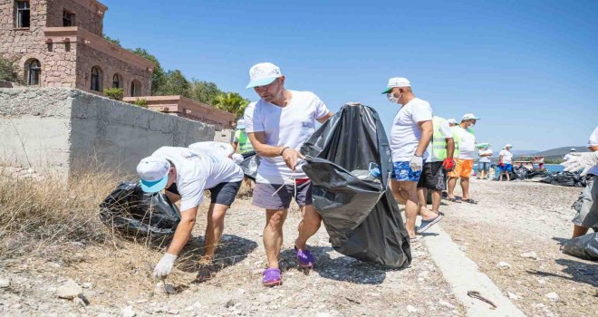 Başkan Soyer’den Dikili’deki temizlik hareketine tam destek