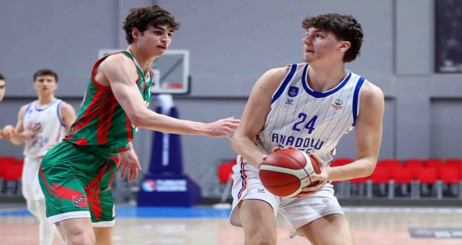 Karşıyaka'nın gençleri Anadolu Efes'e direnemedi