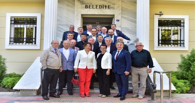 Bornova Belediyesi’nden sivil toplum kurumlarına büyük destek