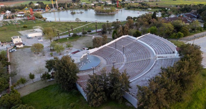 Zeki & Metin Amfi Tiyatro perde açmak için gün sayıyor