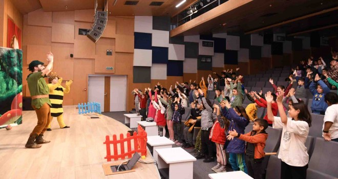 Karabağlar Belediyesi’nden çocuklara ara tatil armağanı