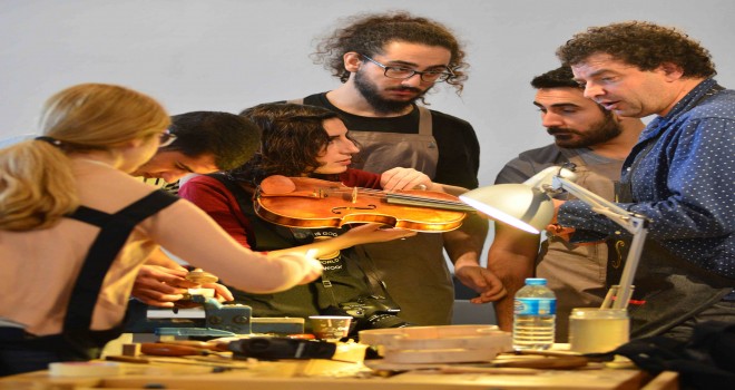 Dünyanın en önemli çalgı yapımcıları 4.kez İzmir'de