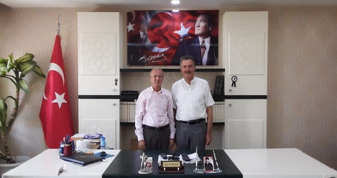 Cem Vakfı Başkanı Müftü Gürler'i ziyaret etti