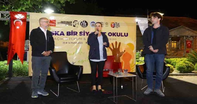 Demokrasinin geleceği Efes Selçuk'ta konuşuldu