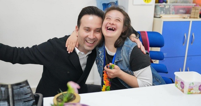 Çiftçioğlu, Özel Yürekler’i sevindirdi…