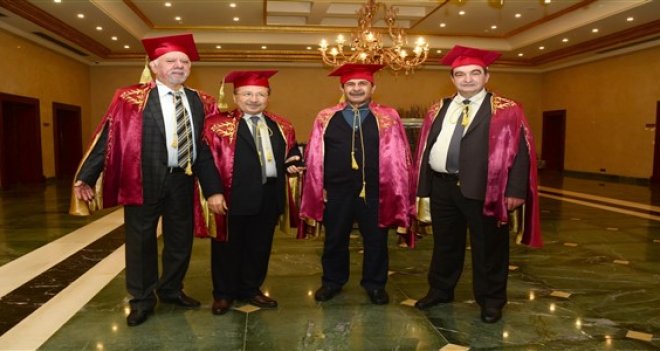 45 yıl sonra cübbelerini giyip kep attılar