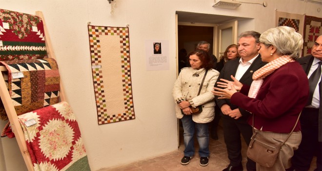 Bornova’da resim, heykel ve kırkyama aynı sergide