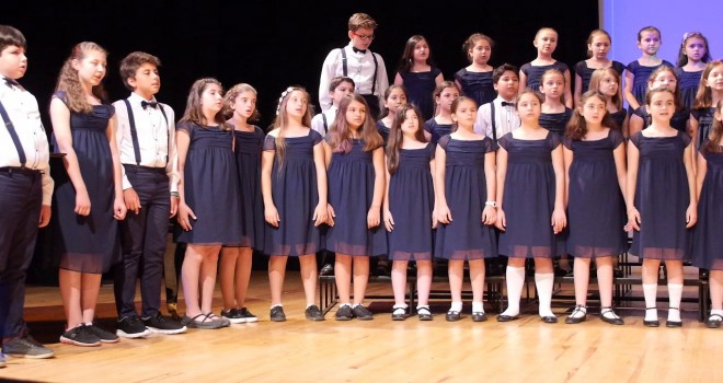 Çeşme Belediyesi çocuk korosu kuruyor