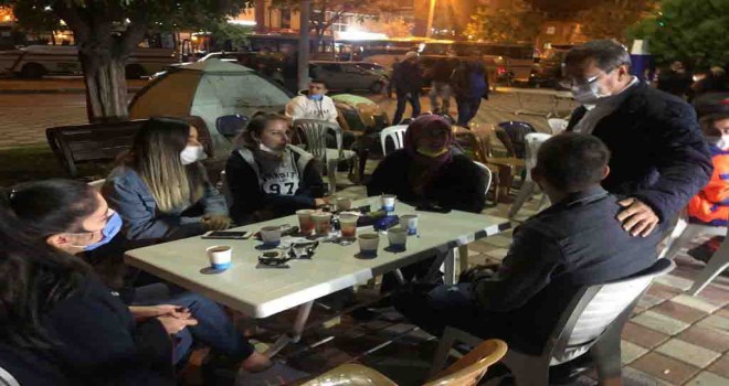 Abdül Batur: Yalnız değilsin İzmir, hep birlikte tek yüreğiz