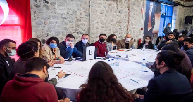 Başkan Soyer gençlerle buluştu