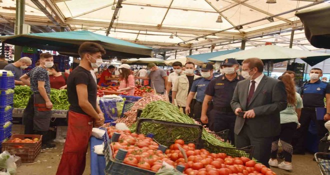 Karşıyaka'da denetimler devam ediyor...