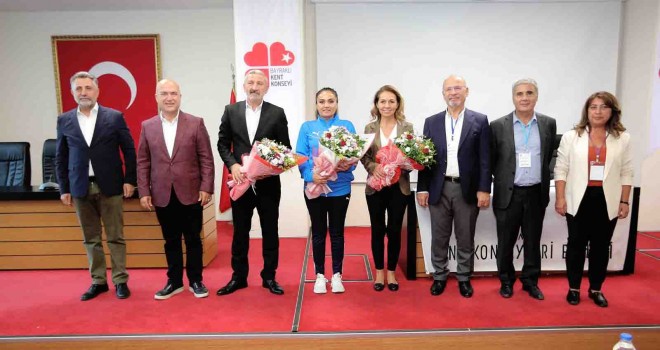 Kent Konseyleri Birliği Bayraklı’da toplandı