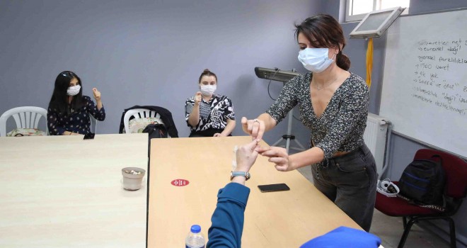 Kadınlar iş hayatı için ilk adımı Buca’da attı