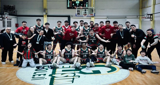 Derbide kazanan Karşıyaka'nın gençleri