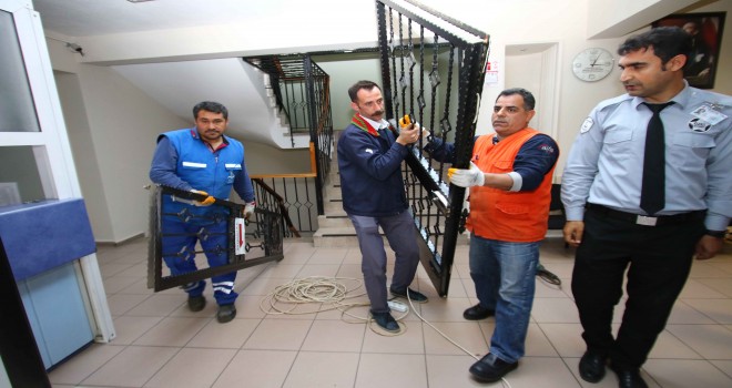 Bayraklı Belediyesi'nde kapalı kapı kalmadı