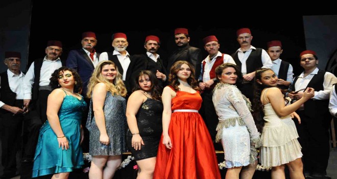 Karşıyaka Belediye Tiyatrosu sezonu noktalıyor