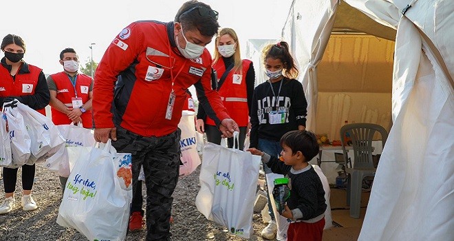 Türk Kızılayı Karşıyaka Şubesi büyük takdir topladı