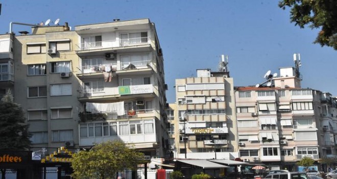 Bostanlı'daki yatık binalar boşaltılıyor