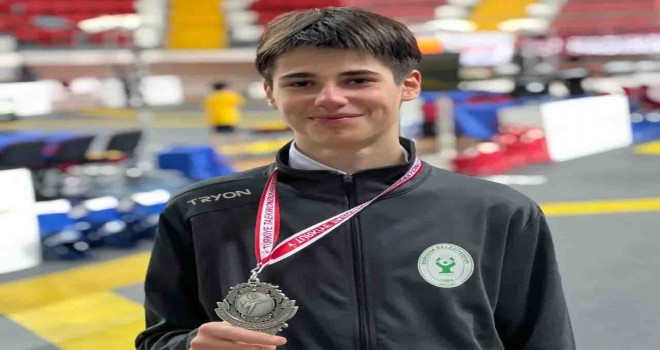 Bornova’nın gururu Bekir Osmanoğlu