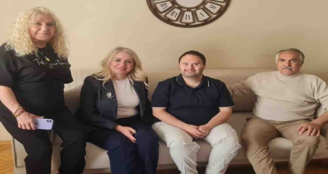 Arzu müdür, özel öğrencinin eve kahve davetini kırmadı