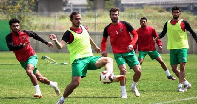 Karşıyaka'da iki eksik