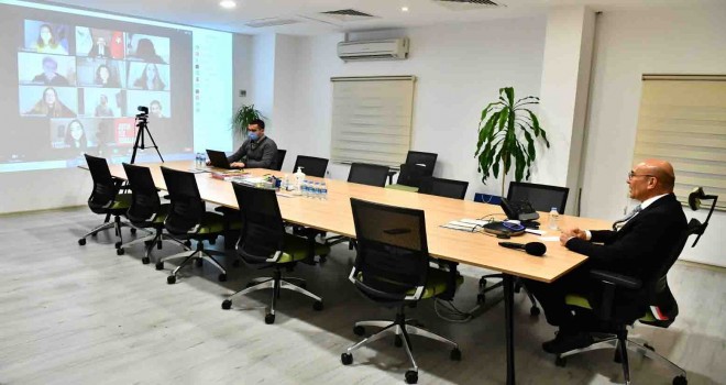 Liseli gençler sordu, Başkan Soyer yanıtladı